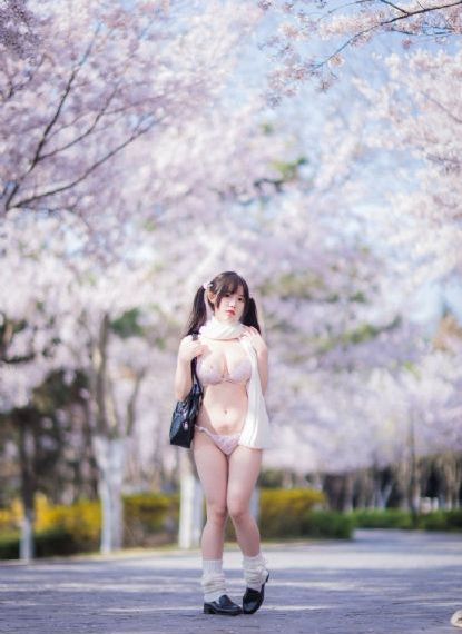 欧美风情的美女照片_HDBD在线观看