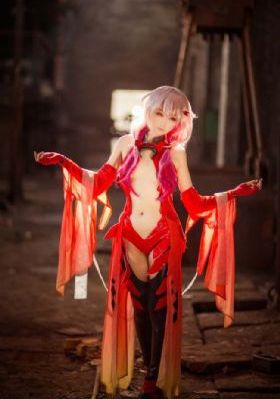 欧美明星孕期街拍夏天_BD免费播放